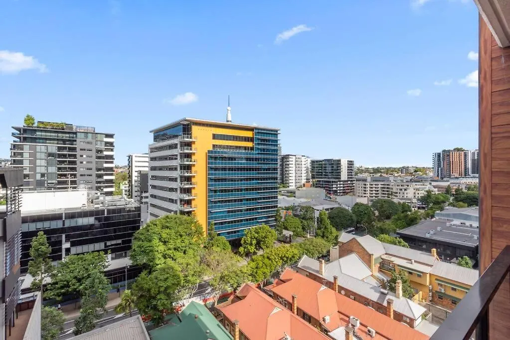South Brisbane One Bedroom Apartment